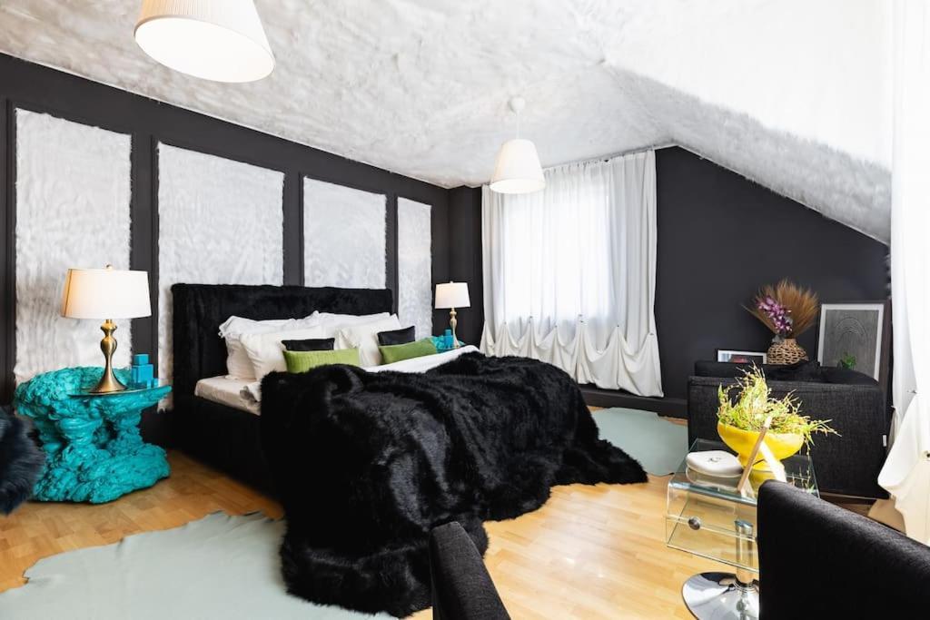 Free Parking-3br-200m2 House-ac-1000m2 Garden *