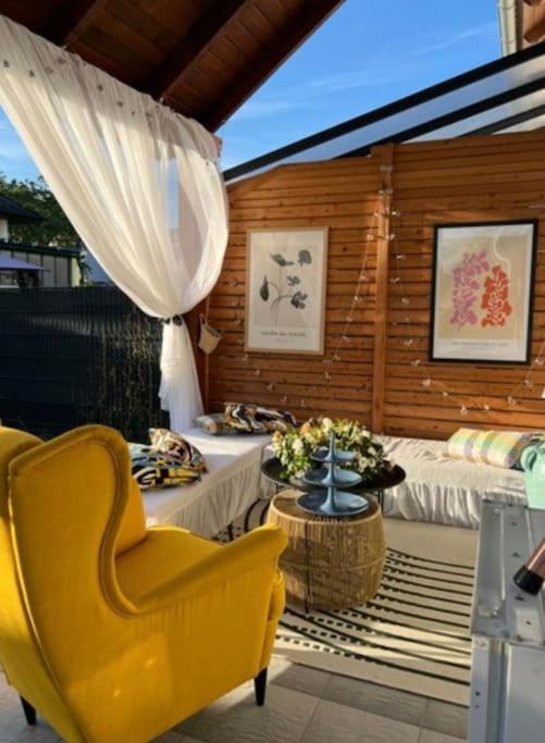 Ferienhaus Free Parking-3br-200m2 House-ac-1000m2 Garden *