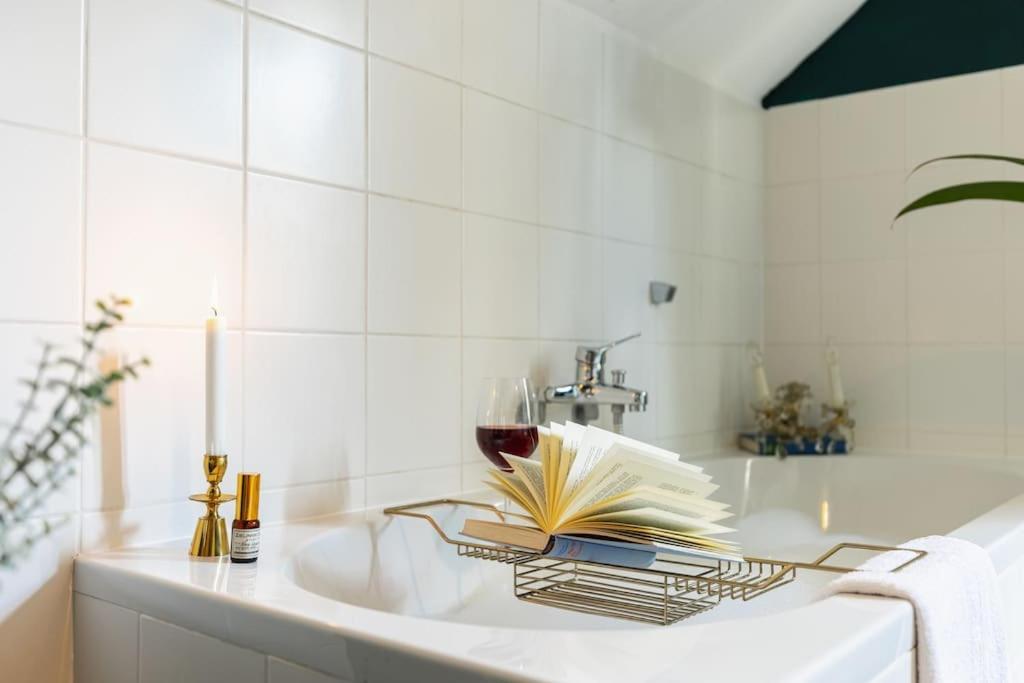 Free Parking-3br-200m2 House-ac-1000m2 Garden Ferienhaus