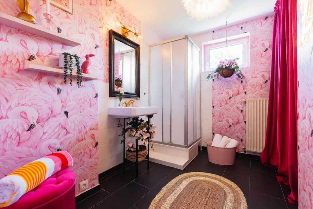 Free Parking-3br-200m2 House-ac-1000m2 Garden