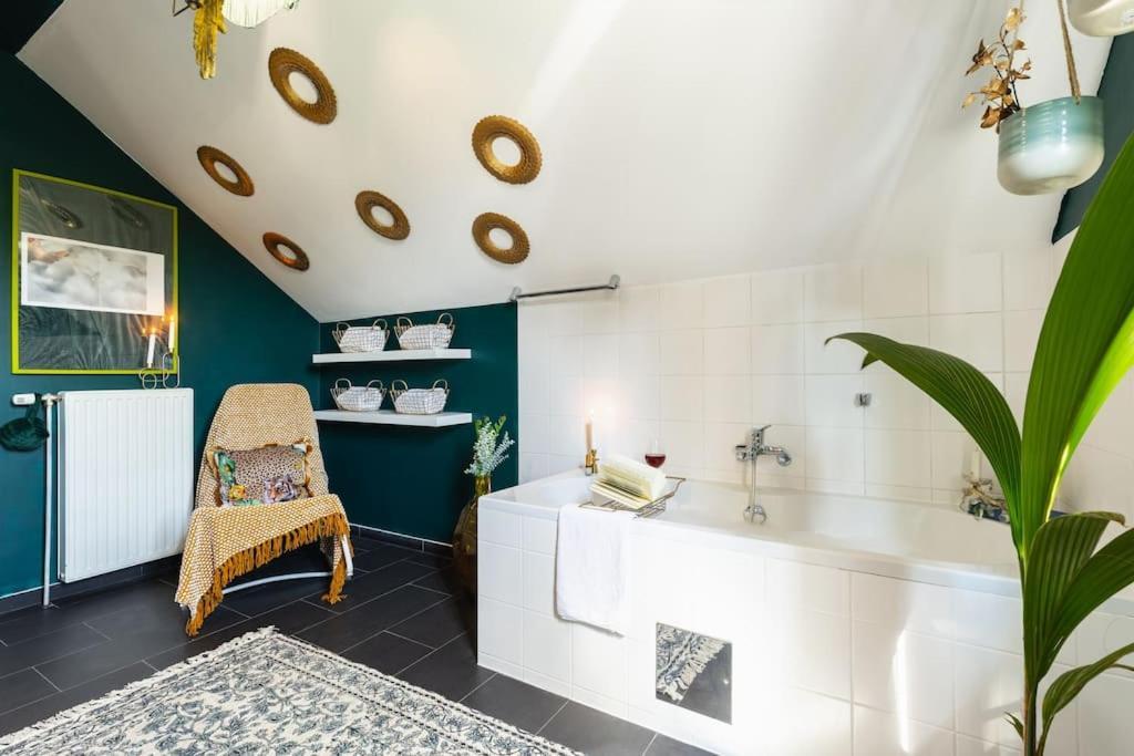 Ferienhaus Free Parking-3br-200m2 House-ac-1000m2 Garden