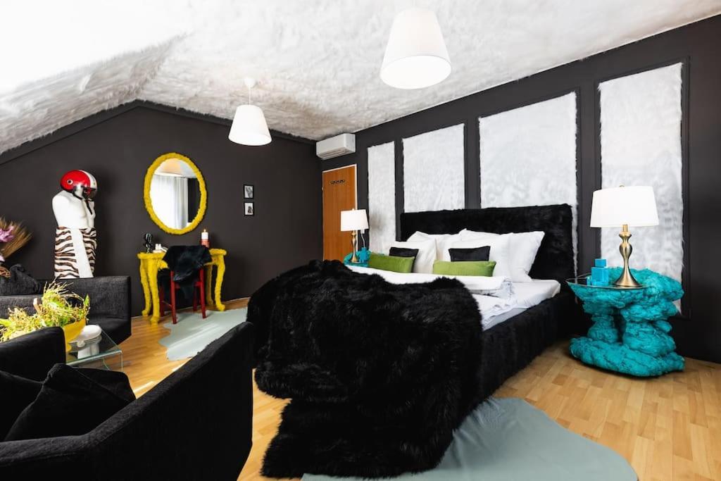 Free Parking-3br-200m2 House-ac-1000m2 Garden Ferienhaus *