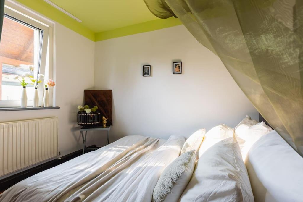 Ferienhaus Free Parking-3br-200m2 House-ac-1000m2 Garden *
