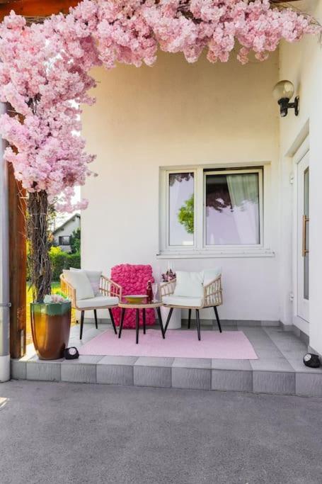 Free Parking-3br-200m2 House-ac-1000m2 Garden Ferienhaus