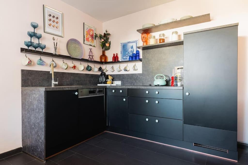Free Parking-3br-200m2 House-ac-1000m2 Garden *
